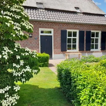 Onder De Wolfskap bed en ontbijt-2