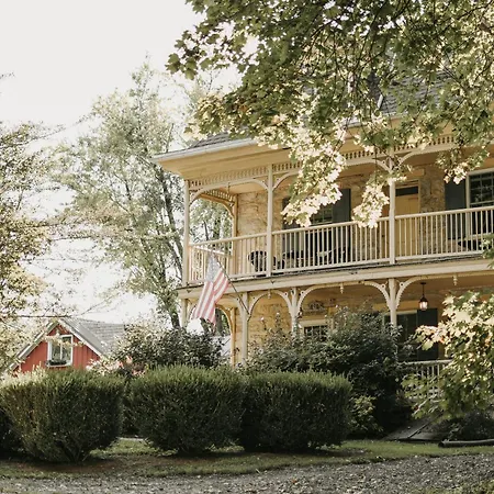 Fallen Tree Farm Bed And Breakfast-2