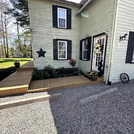 18 Vine Inn & Carriage House-2