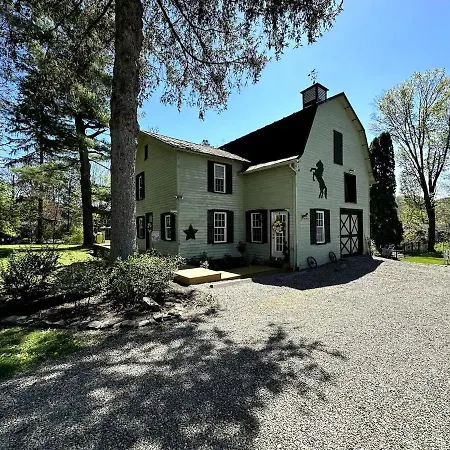 18 Vine Inn & Carriage House-3