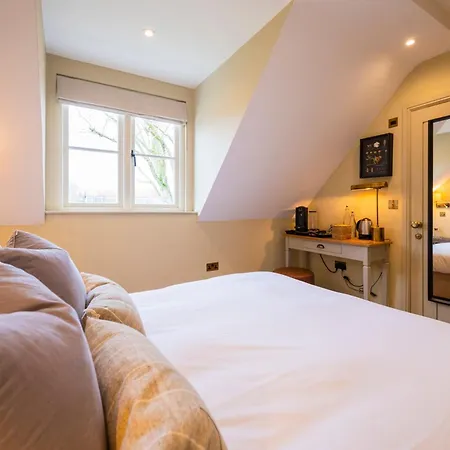The Bottle & Glass Inn - Book All 3 Rooms-3