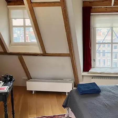 Canal View B&B Amsterdam-3
