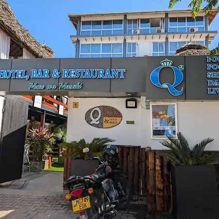 Q2 Bar & Guesthouse-3
