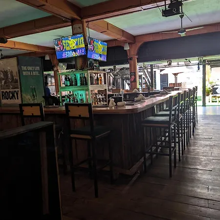 Q2 Bar & Guesthouse-2