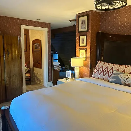 Arrowhead Lake Inn-2
