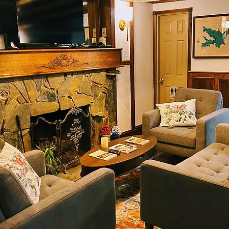 Arrowhead Lake Inn-3