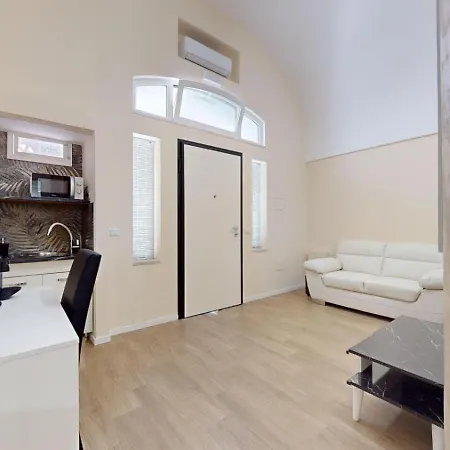 Suite 23-2