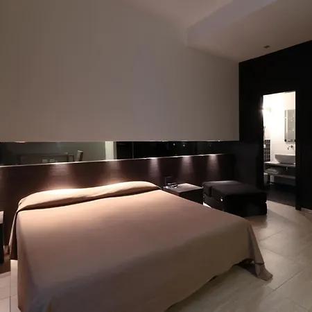 Mua Boutique Bologna-3