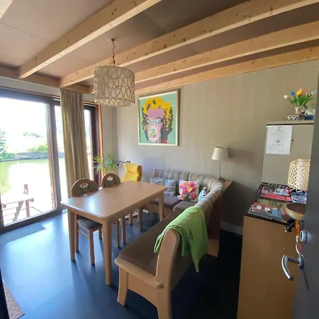T Kan Verkeren - Houseboat-2
