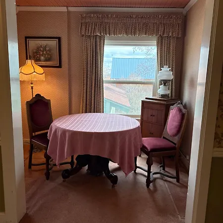 Roseberry House Bed And Breakfast-2
