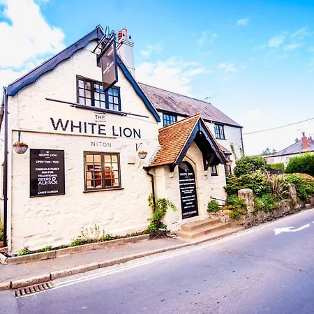 The White Lion-2