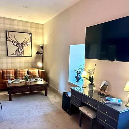 Beechtree Cottage, Cairngorm Suite, Kirkmichael-2
