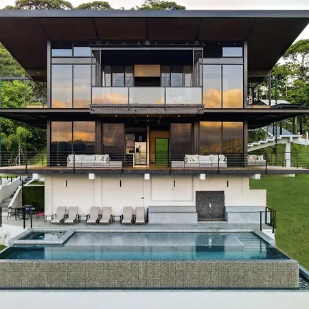 Odyssey Villa, 3 Bedrooms With Pool!-3