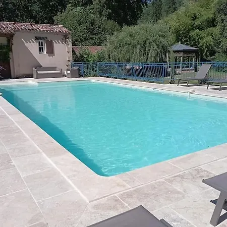 Domaine De La Barde Guest Rooms And Suites.-2
