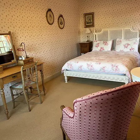 Peacocks Tearoom And Fine B And B-2