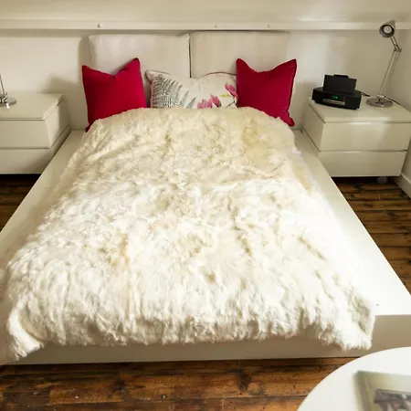 'Lady Hall' Guest House-3