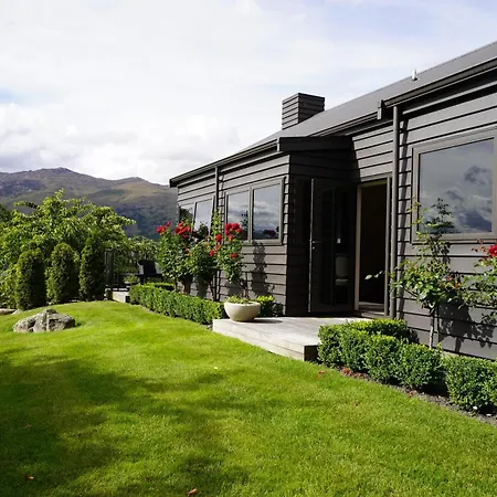 Mt Rosa Lodge Boutique Vineyard Accommodation-2
