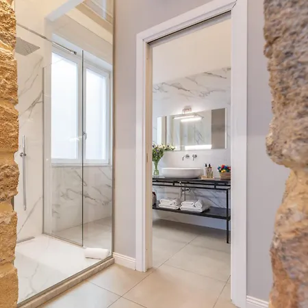 Family Affair Luxury Rooms&Suites-2