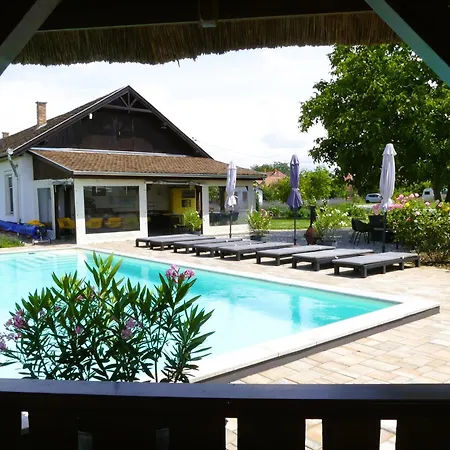Tisza White House-3