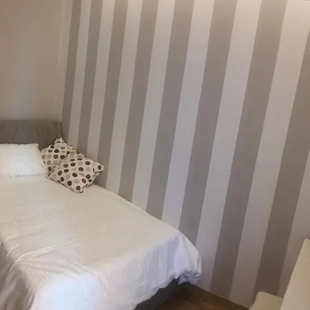 Robin Rooms-2