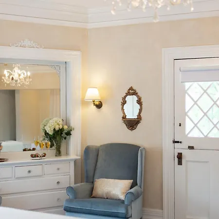 Manor House Inn (Adults Only)-3