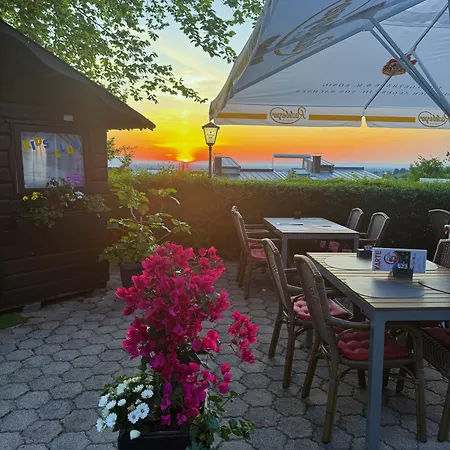 Hotel Haus Am See-3