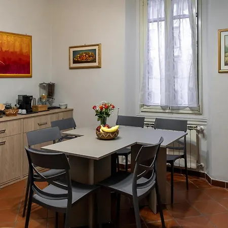 La Rosa Di Firenze B&B-3