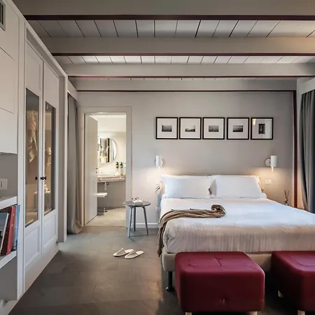 Uve Rooms & Wine Bar-3