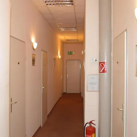 Hotel Pension Walzerstadt-3