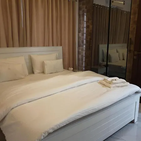 Savoy Inn G-13-2