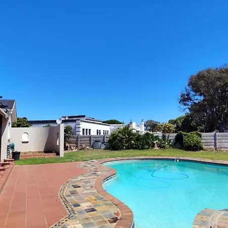 La Maison On 37 Admiralty Way, Summerstrand, Port Elizabeth-2