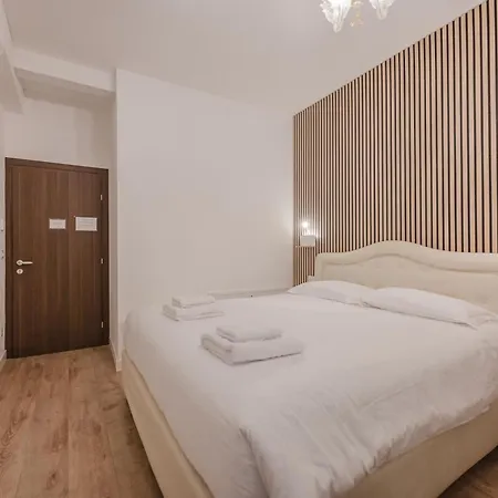 Rialto Suite 707-3