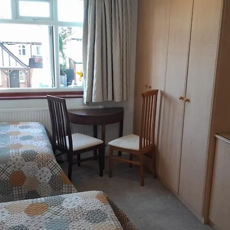 Edgware B&B-3