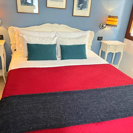 V Nice Rooms-2