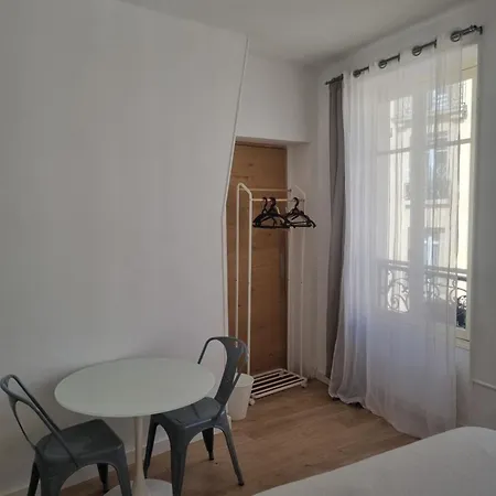 Chambre Privee - Vue Tour Eiffel-3