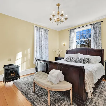 The Valley House Inn Sprague Suite-2
