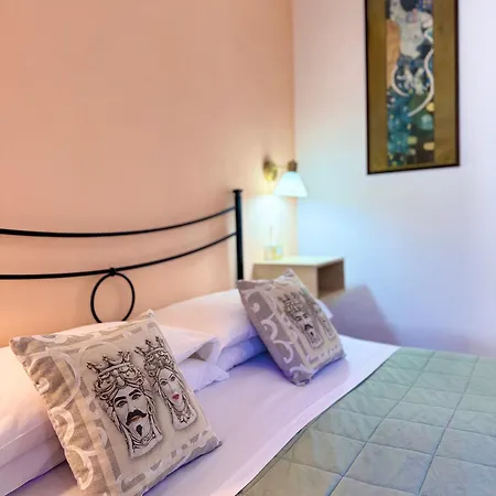 Taorminas Sun Central Boutique Guesthouse & Suites-3