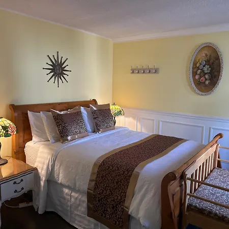 Blue Gables Bed And Breakfast-2