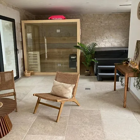 Domaine du lion rouge Piscine et Spa-2