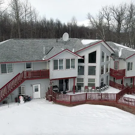 Alaska'S Harvest Bed And Breakfast And Luxury Log Cabin-2