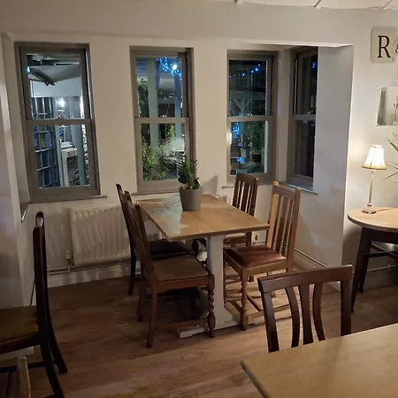 Rose And Crown-3