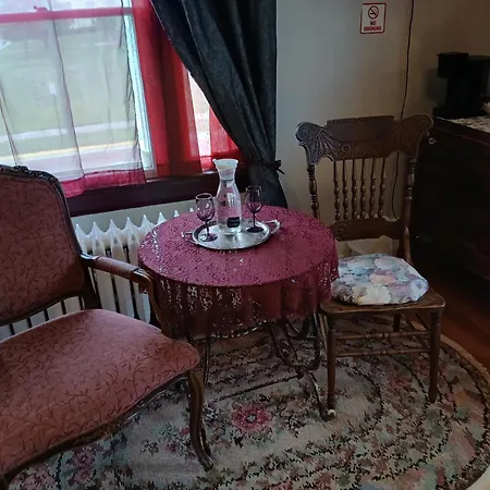 The Bissing House-3