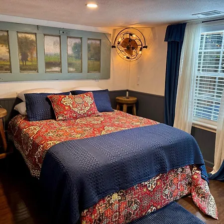 Hodge Podge Lodge-2