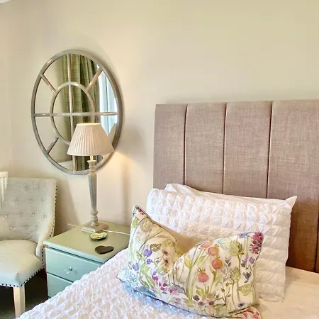 Springwood Room Only Accommodation-2