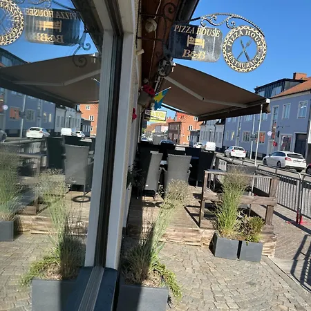 Pizza House Bed Simrishamn-2