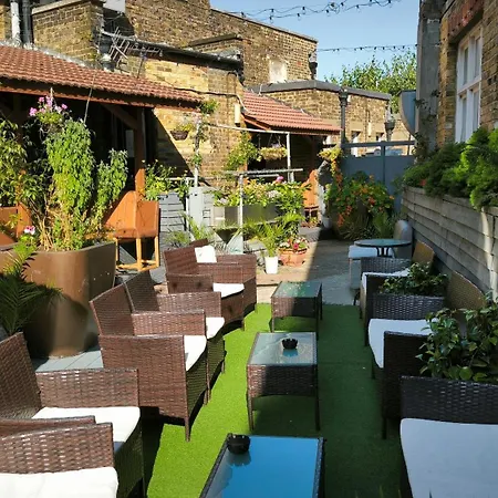 Oyo The Kilburn Arms-2