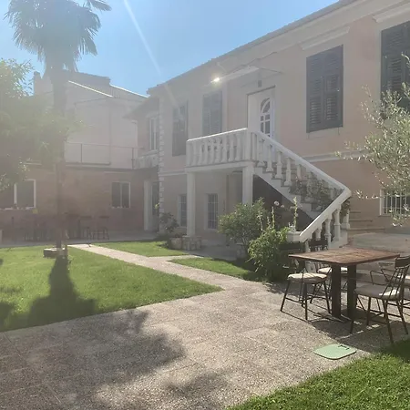 Vintage Villa-3