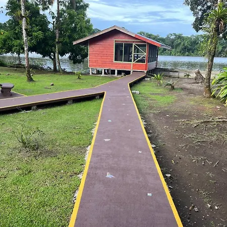 Cabinas Tortuguero Sports Fishing-3