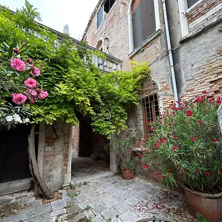 Bed&Breakfast Querini San Marco-2