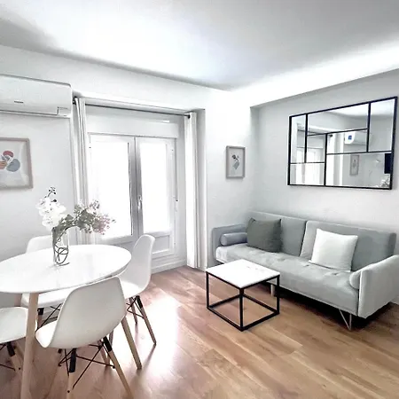 Dplace To Be - Exclusive Apartments In Historic Center-2